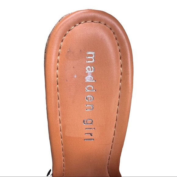 Madden Girl
Nuriel Cork Wedges  
Black
4-1/2" Cork Wedge Heel - Picture 13 of 16